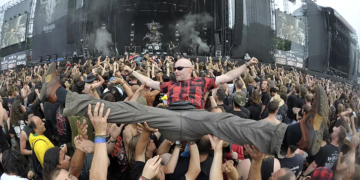 Dos Ancianos Se Escapan De Un Asilo Para Asistir A Un Festival De Heavy Metal