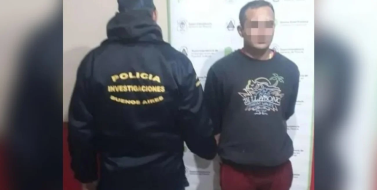 Lo Detuvieron Cuando Iba A Patear Un Penal Los Policias Estaban Disfrazados De Jugadores