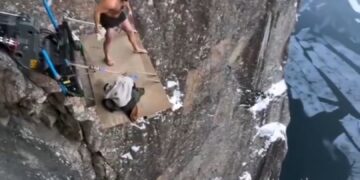 Ken Stornes Bate El Recor De Salto De La Muerte Desde La Pared De Una Montana Noruega A Una Altura De 405 Metros