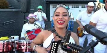 La Inquieta Tipica Mama Cela