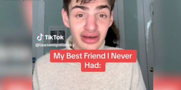 Descubre Tras 10 Anos Que Su Mejor Amigo De La Infancia Es Un Actor Que Contrato Su Familia Para Que No Estuviera Solo