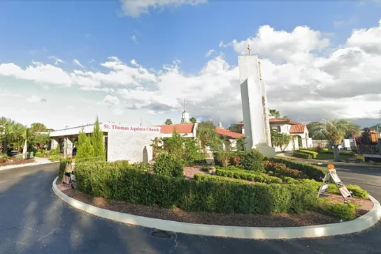 Un Sacerdote Muerde A Una Feligresa En Una Pelea Tras Negarse A Darle La Hostia Consagrada Porque No Se Habia Confesado