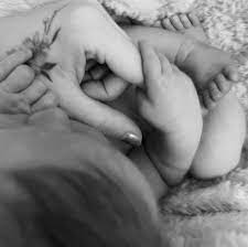 La Hija De Kurt Cobain Frances Bean Da A Luz A Su Primer Bebe