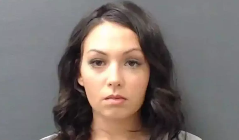 Una profesora admite que abusó de un alumno de 16 años y acaba 