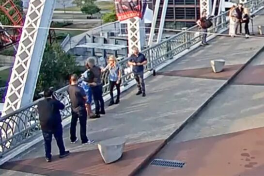 Video Bon Jovi Evita Que Una Mujer Se Lance Desde Un Puente