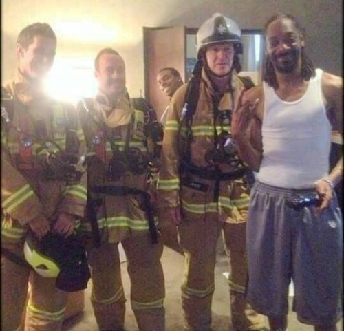 Los Bomberos Fueron A Apagar Un Incendio En Una Habitacion De Hotel Pero Solo Era Snoop Dogg Fumando Mota