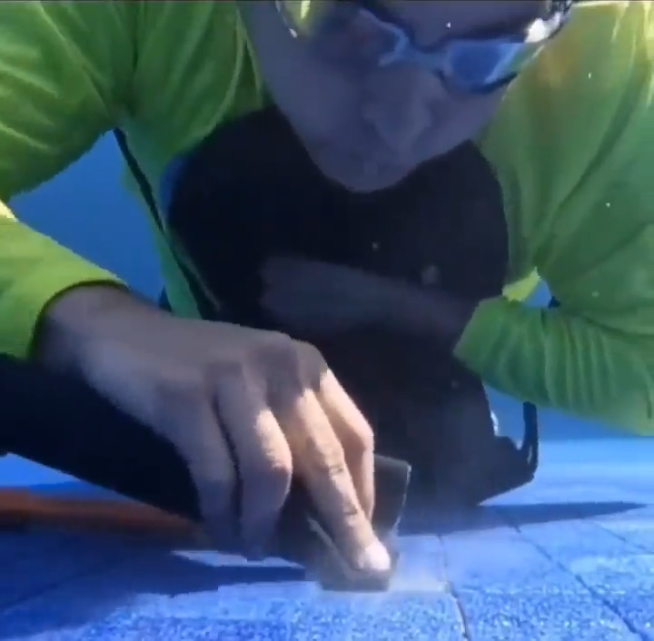 Reparando Fuga De Piscina