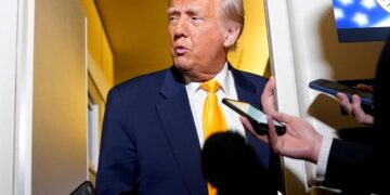 Acusan A Un Adolescente De Matar A Sus Padres Para Conseguir Dinero Para Asesinar A Trump