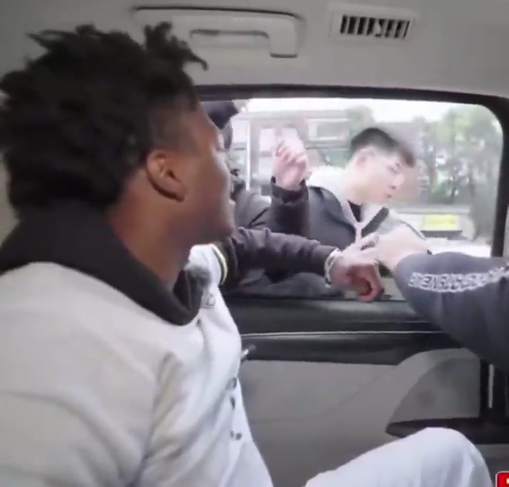 Es Hermoso Recibir Regalos De Los Fans