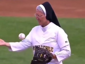 Esa Monja Trae Buena Porra