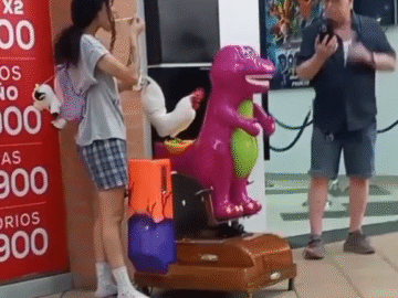 Este Gallo Tuvo Mejor Infancia Que Yo