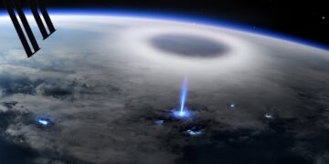 Astronautas En La Iss Captaron Un Inusual Rayo Azul Ascendiendo Por La Estratosfera