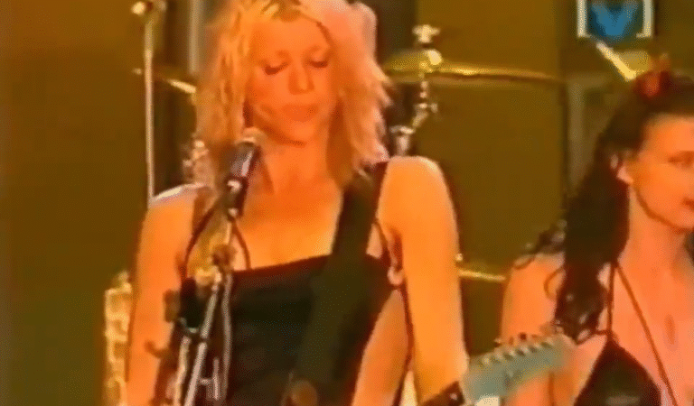Feliz cumpleaños pinche vieja put@ asesina! (Courtney Love)