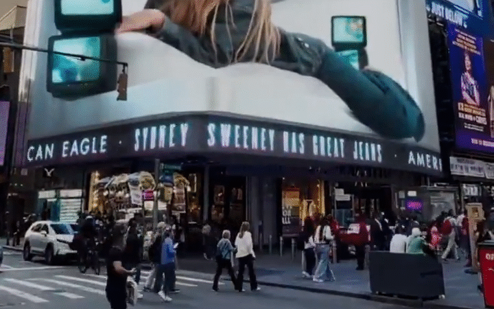 Sydney Sweeney en Times Square..