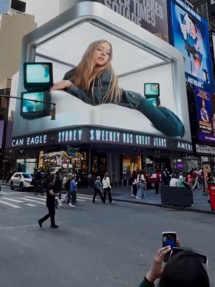 Sydney Sweeney En Times Square