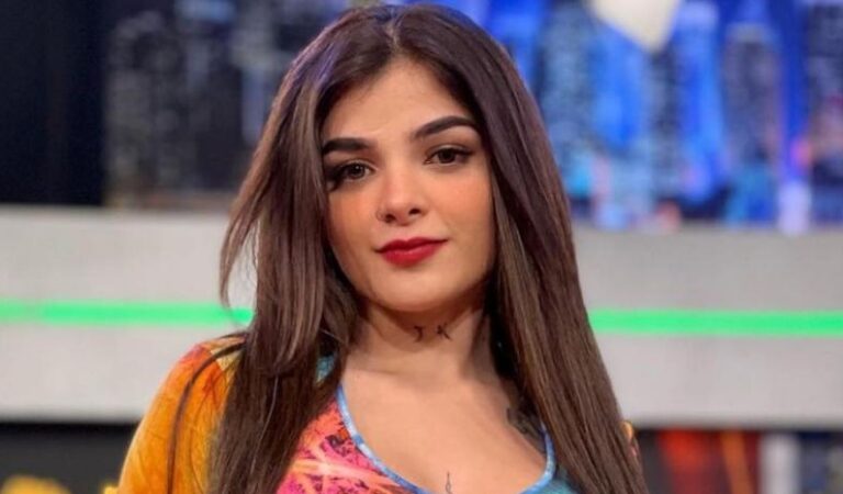 Karely Ruiz realizó un donativo para las familias afectadas en Veracruz!! + (Galeria pa la banda)