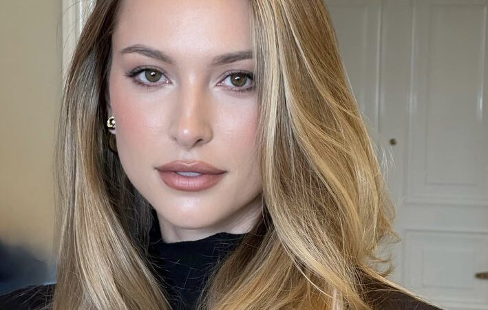 Por cierto, ella es la hija de Steve Jobs, Eve Jobs..