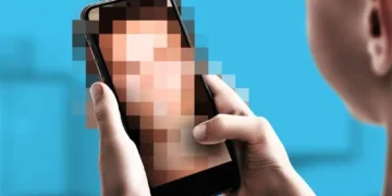 Censura pornografia movil nino.jpg