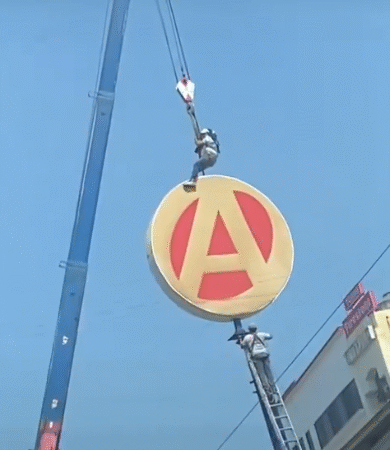 Emulando a Miley Cyrus.