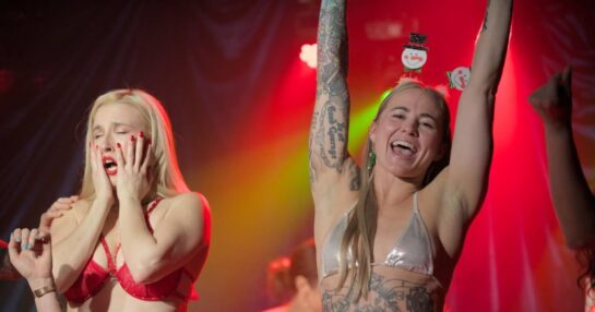 Strippers de Portland son las principales donadoras de Juguetes a Hospital de Niños!! 20 strippers are now no 1 donor of toys to childrens hospital v0 yhaZ9pl3XmPbON hTeR2tJ9D6TODSva5zKWlhpZM3NM1