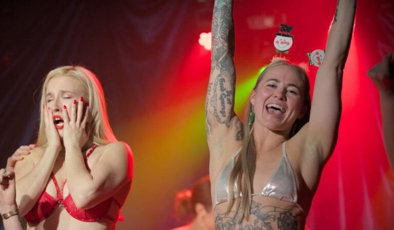 Strippers de Portland son las principales donadoras de Juguetes a Hospital de Niños!!
