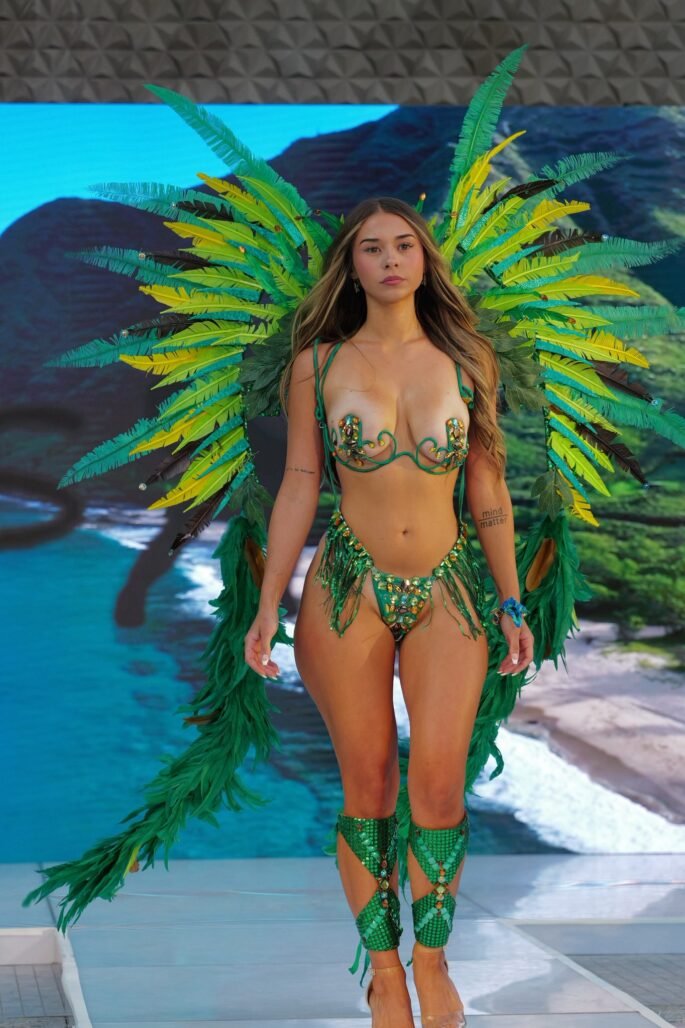 Sophie Rain en la «NY Swim Week» 2026 6 01